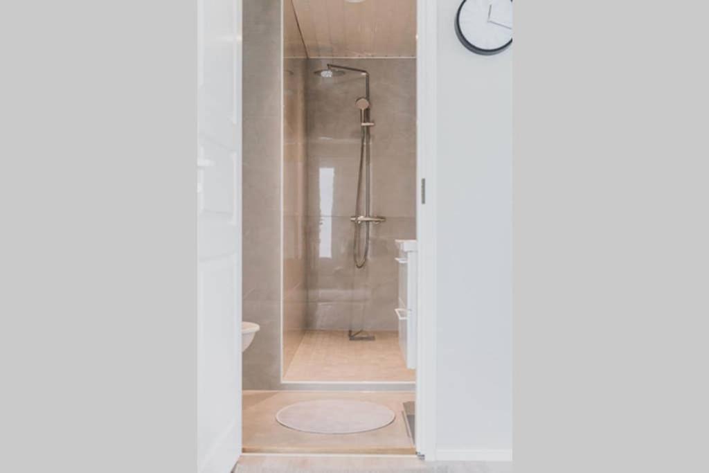 Beautiful new studio apartment nearby the center Turku Esterno foto